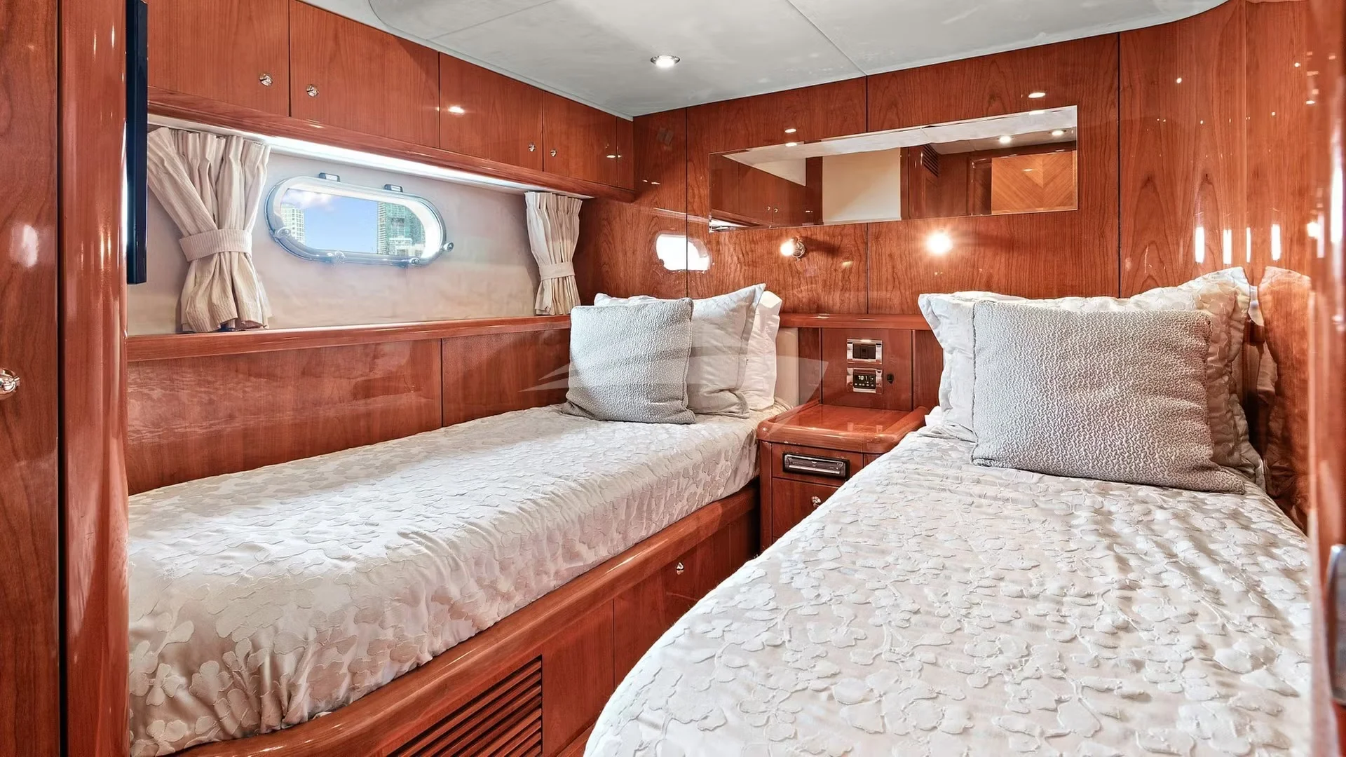 90ft Sunseeker Acqua luxury amenities